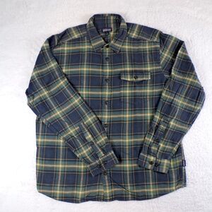 Patagonia 100% organic cotton plaid flannel button down Men's Size L
